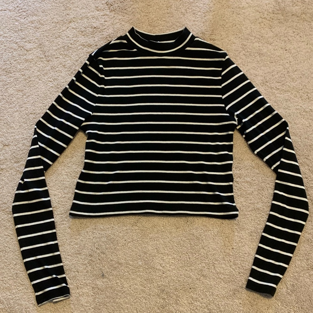 Long Sleeve Crop Top black and white women size M. NEW